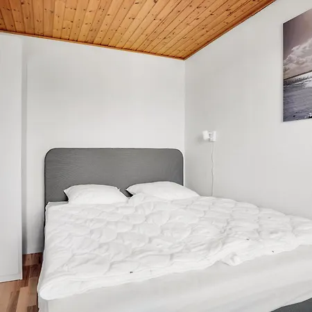 Lovely With Fenced Plot, 300 Meters From The North Sea In Thy Vakantiehuis *